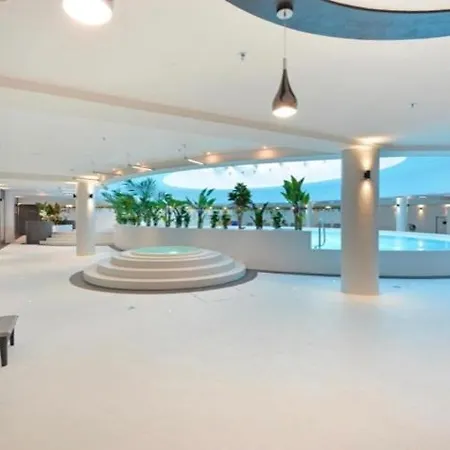 Apartment Hanza Tower Sunny 22 Pool & Sauna & Jacussi